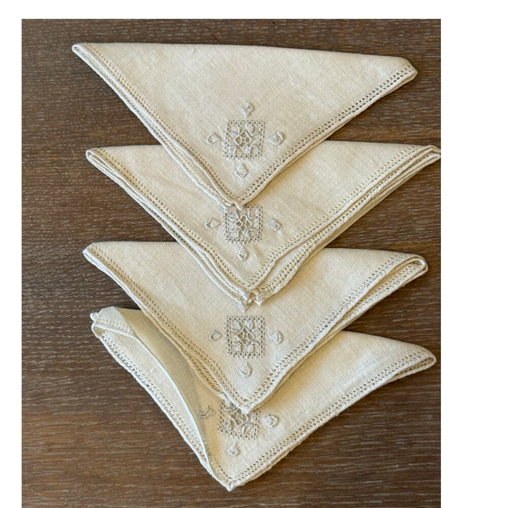 Vintage Embroidered Ivory Square linen Napkis set of 4 Retro